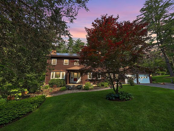 2nd image of 11 College Hill Road