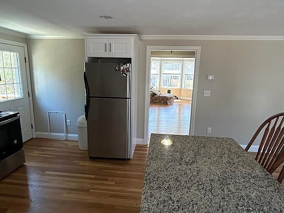 3rd image of 335 Foundry St #335