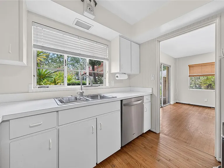 2406 Shoreham Rd — Photo 10