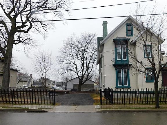 3rd image of 248 W 18th St