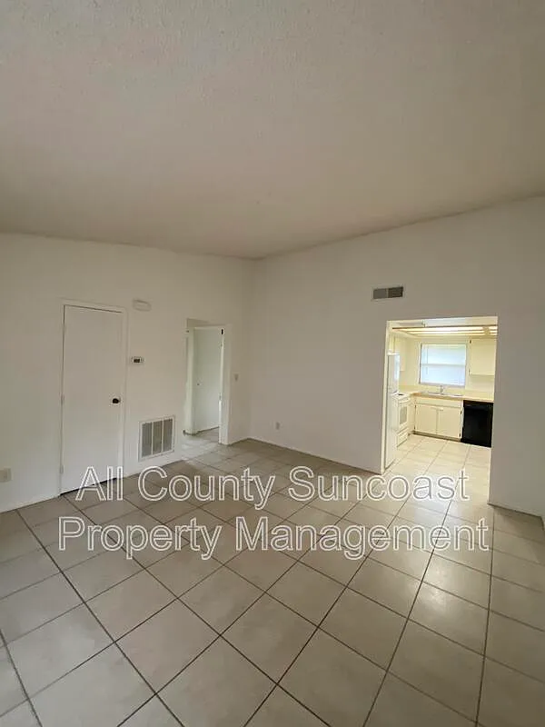 2 bed, 1.5 bath, $1,295 — Photo 3
