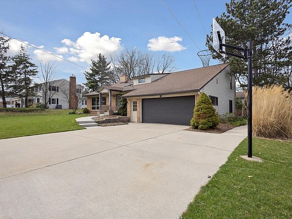 4th image of 2061 Osceola Dr SE
