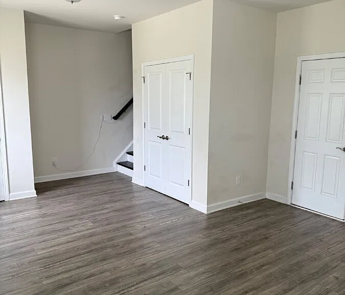 515 John Adams Dr — Photo 11