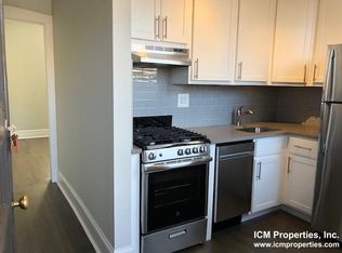 2890 N Clark St #2M, Chicago, IL 60657
