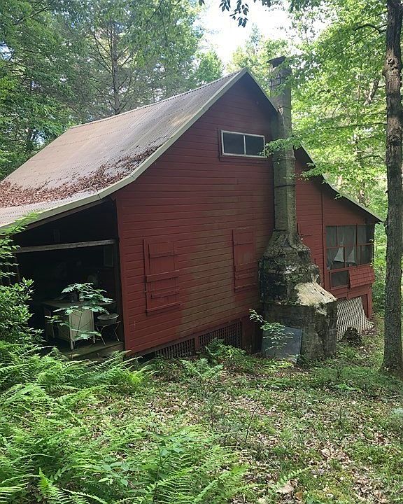 17 17e Camp Ct, Turners Falls, MA 01376 Zillow