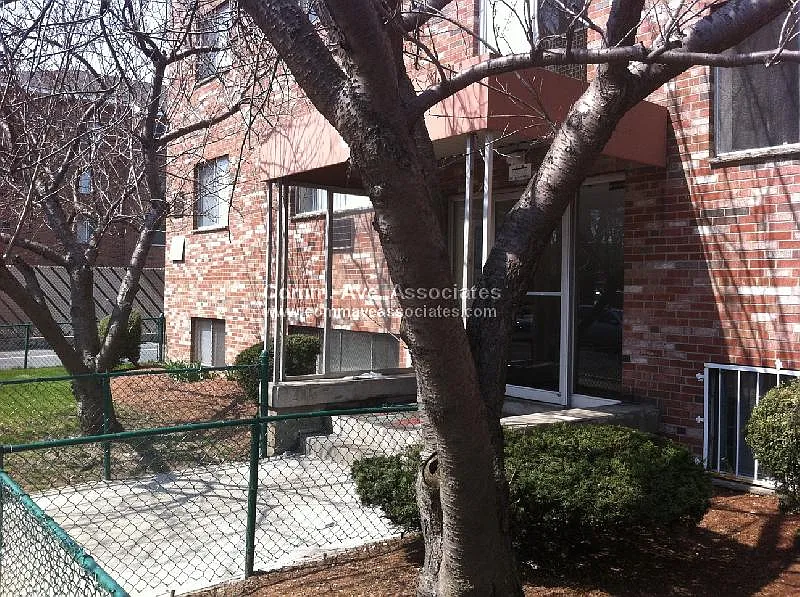 90 Gardner St #35