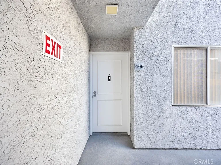 4406 Cahuenga Blvd #109 — Photo 19