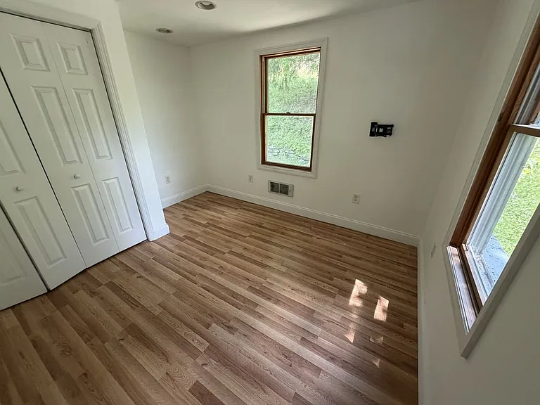 1016 Old Washington Rd — Photo 8