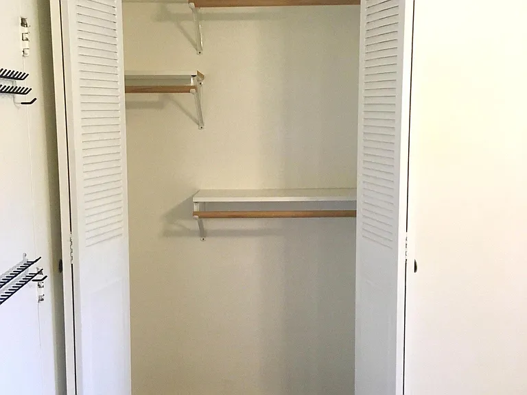 322 Clifton Ave — Photo 8