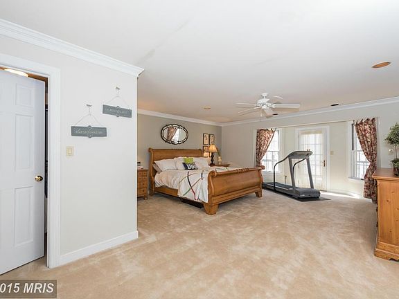 5th image of 7206 Bloomsbury Ln