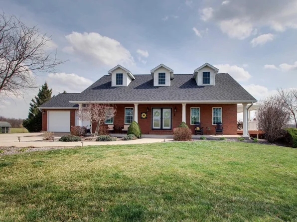 916 E 2300th St, Liberty, IL 62347
