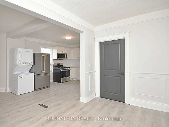 5th image of 47 Emerald St N