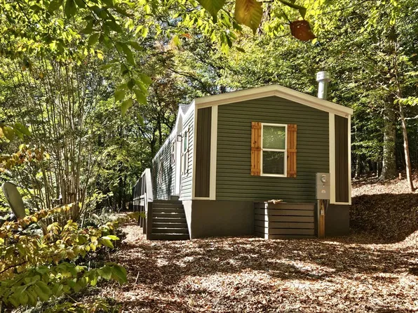 521 Carolina Village Cir, Franklin, NC 28734