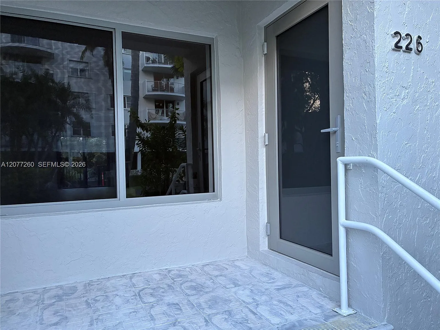 Cape Florida Club Condo — Photo 3