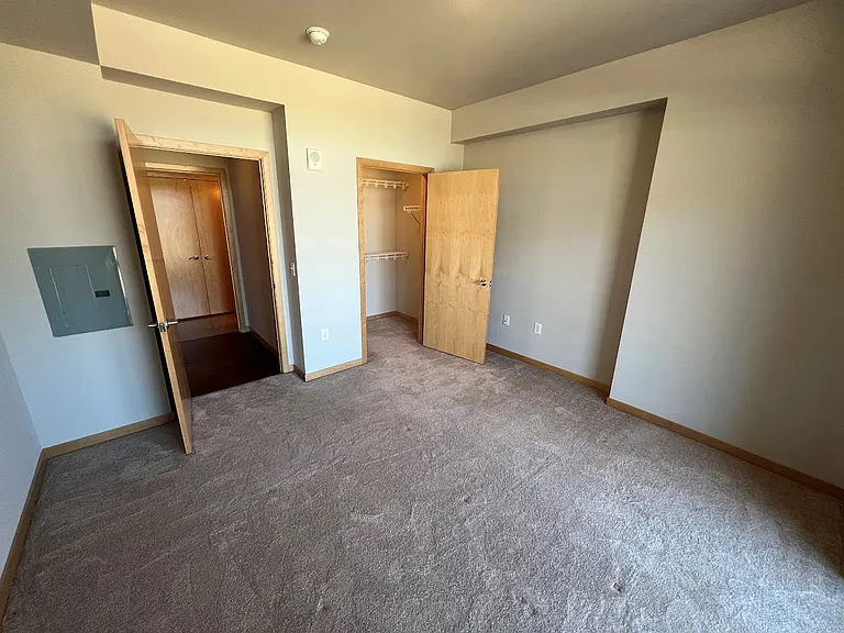 Venture Luxury High Rise — Photo 68