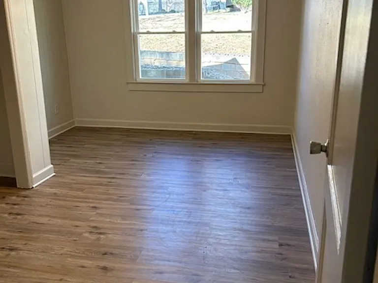 438 Northside Dr #B — Photo 2