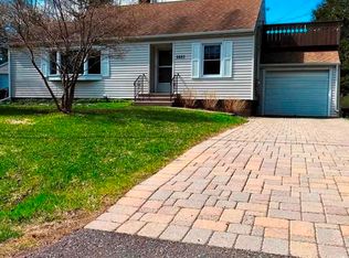 2823 Hutchinson Rd, Duluth, MN 55811