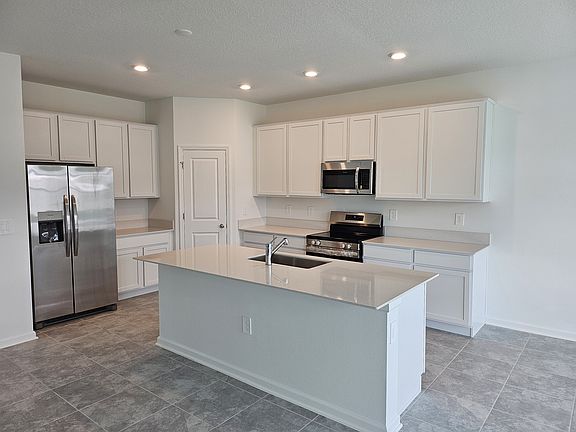 2nd image of 4224 Mountain Laurel Ln