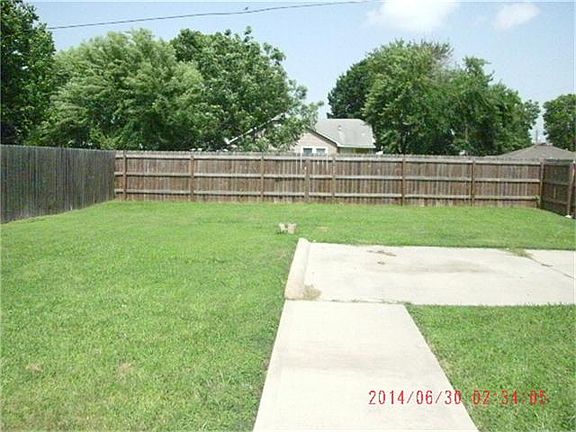 3rd image of 200 Eastway St