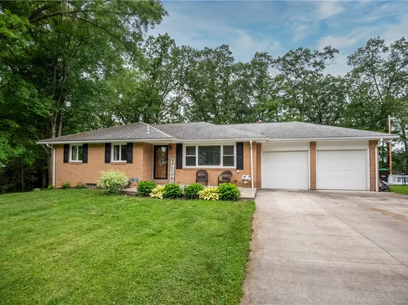 400 Greenwood Dr, Hermitage, PA 16148