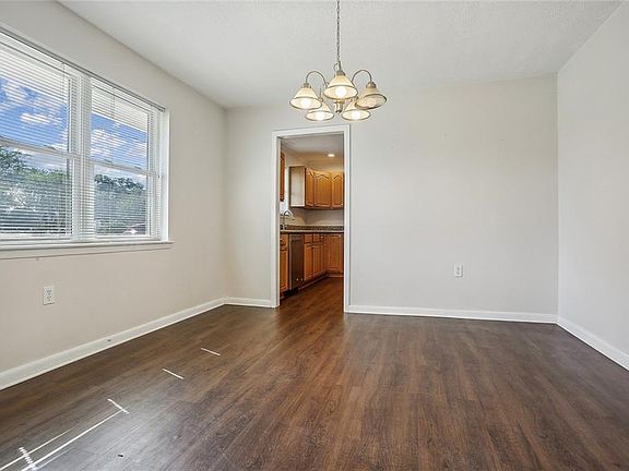 5th image of 110 Gravolet St