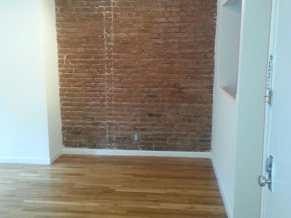 4th image of 527 E 6th St #3EW