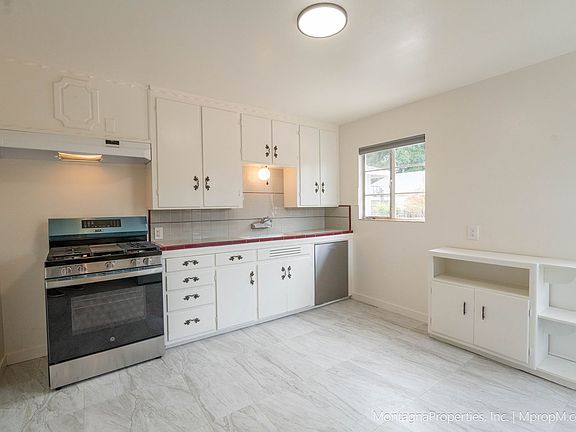 5th image of 16375 W La Chiquita Ave