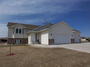 2195 Arlington Ln, North Mankato, MN 56003