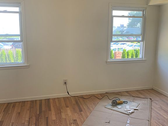 2nd image of 125 Fayette Ave #125