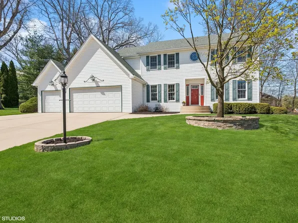 377 Tremont Ct, Valparaiso, IN 46385