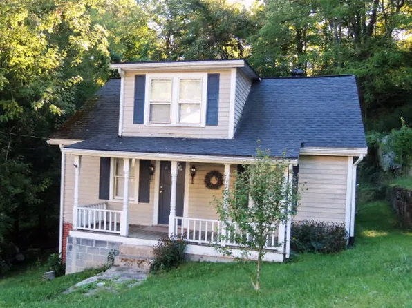 129 Wesley St, Bluefield, VA 24605