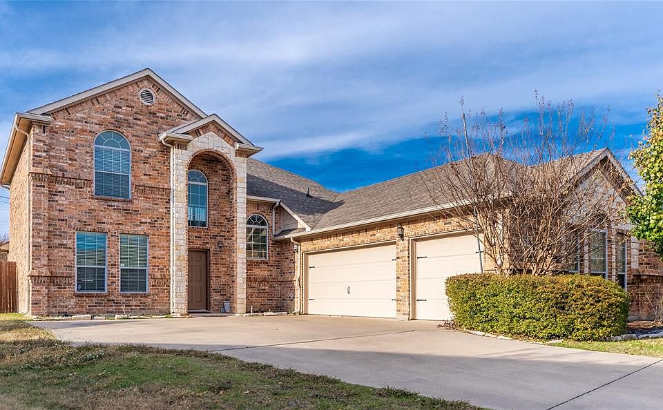 1st image of 209 Oak Hollow Ln