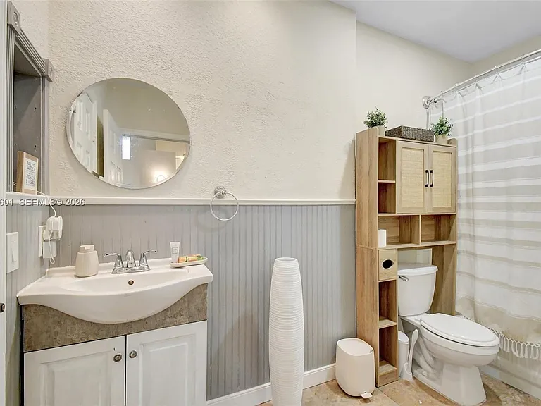 16339 Malibu Dr #22 — Photo 21