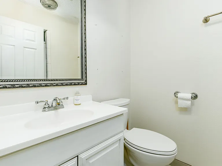 4471 Haymarket St — Photo 15