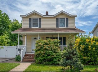 256 Fycke Ln, Teaneck, NJ 07666