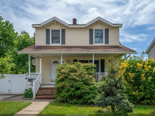 256 Fycke Ln, Teaneck, NJ 07666
