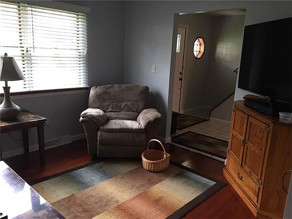 2nd image of 244 Bonita Dr
