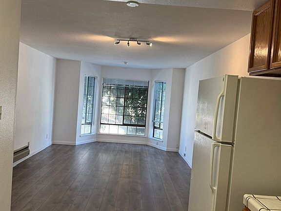 2nd image of 327 24th Ave APT 2