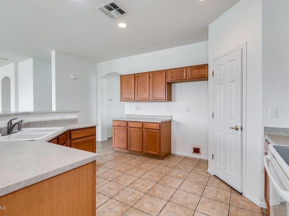 5th image of 10405 W Superior Ave