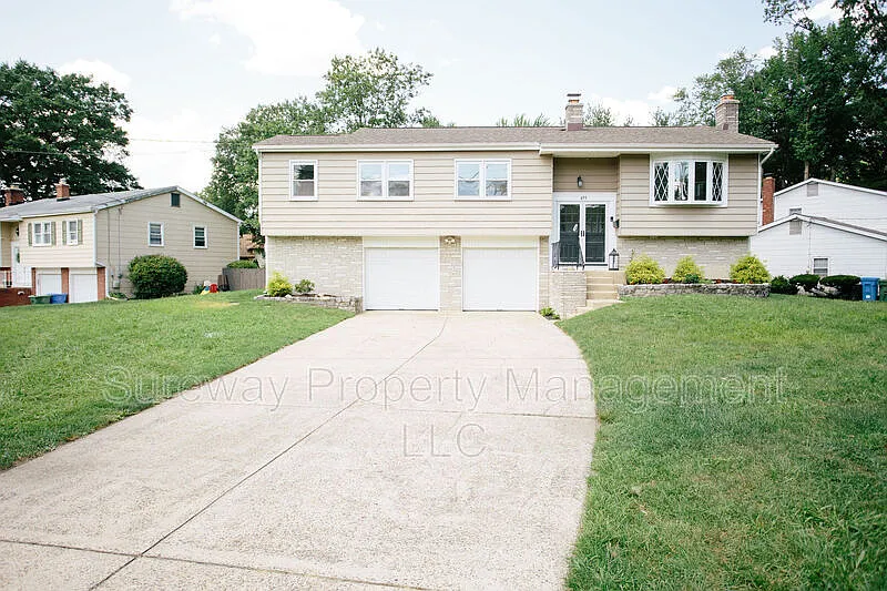 455 Chapel Ave E