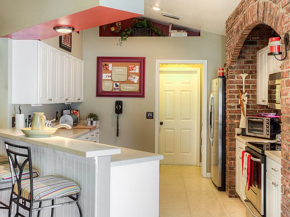 4th image of 9708 Bay Colony Dr