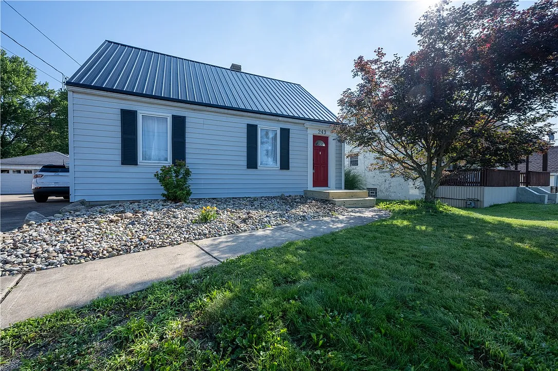 243 Poplar St photo 1