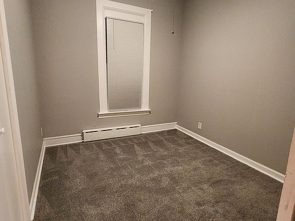 3rd image of 819 W Wrightwood Ave