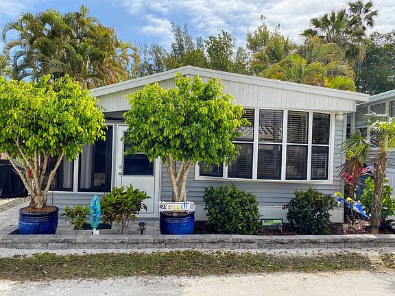2nd image of 1119 Periwinkle Way #138