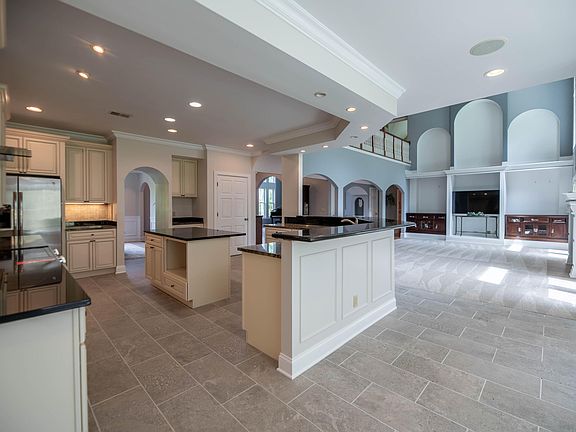 4th image of 10141 Miller Ln