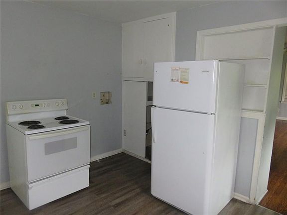 5th image of 8321 Olive St