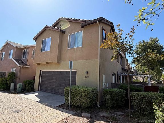 3rd image of 2297 Treetop Ln
