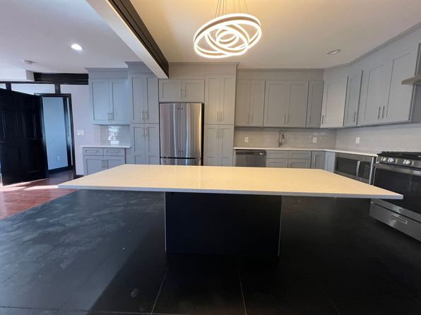 306 Exchange St #2
