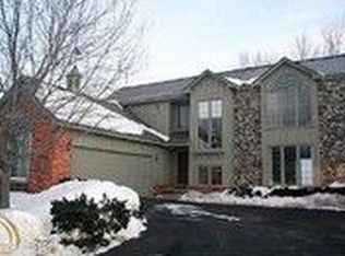2444 Cedar Key Dr, Lake Orion, MI 48360