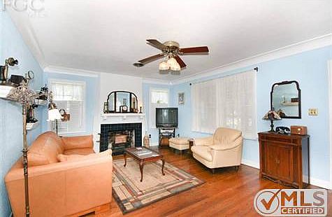 3rd image of 1899 Monte Vista St